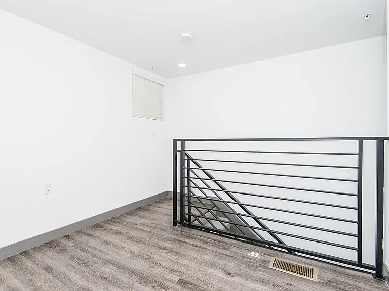 7036 La Tijera Blvd — Photo 15
