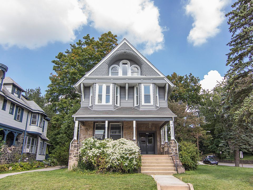 1st image of 125 Windsor Ave #1