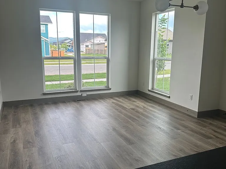 609 Holstein Way — Photo 3