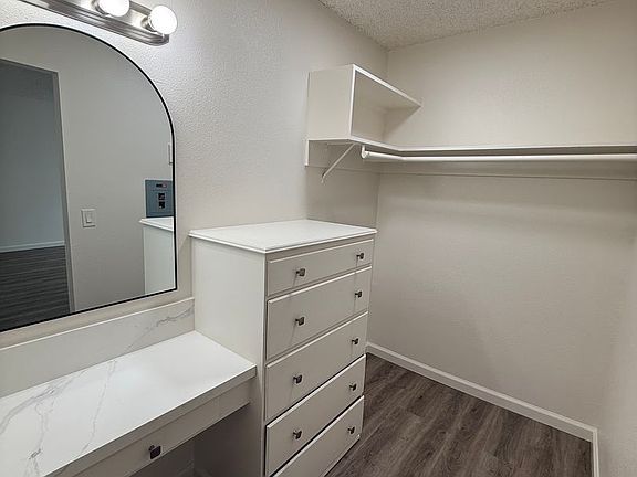 4th image of 974 Thomas Ave #7