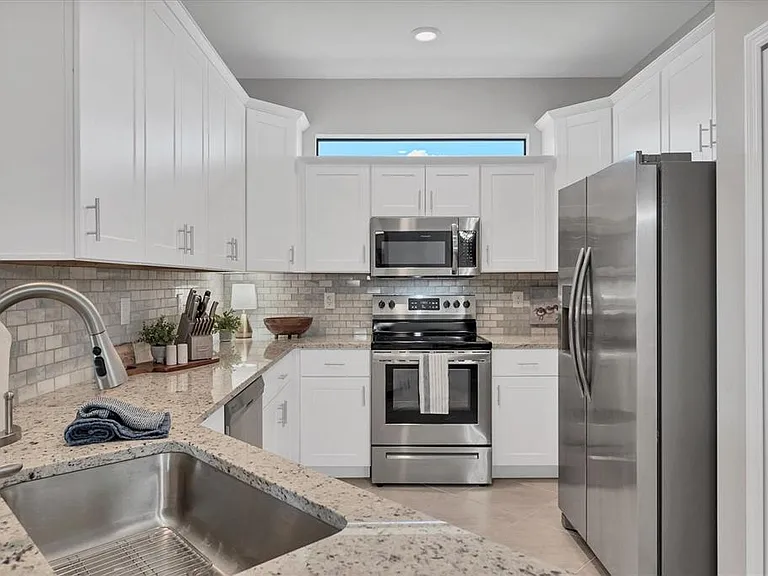2049 Bonito Way — Photo 20