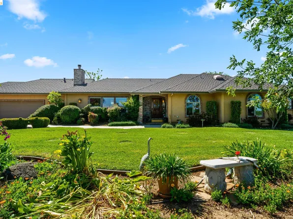 2445 Taylor Ln, Byron, CA 94514