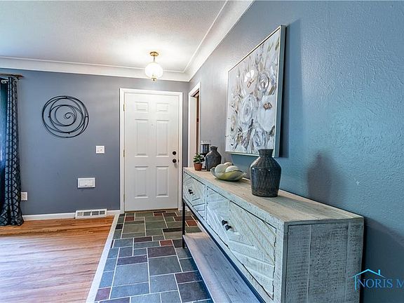4th image of 6166 Katherine Ave