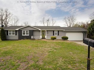 239 Irene Cir, Hurricane, WV
