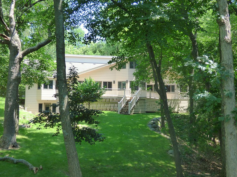 1st image of 3197 N Dekoven Dr