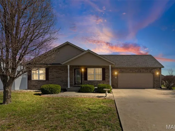 5 N Harvest Crest Ct, Highland, IL 62249