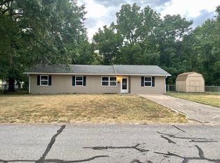 806 Riverside Dr, Neosho, MO 64850