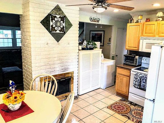 3rd image of 27 Piper Ln