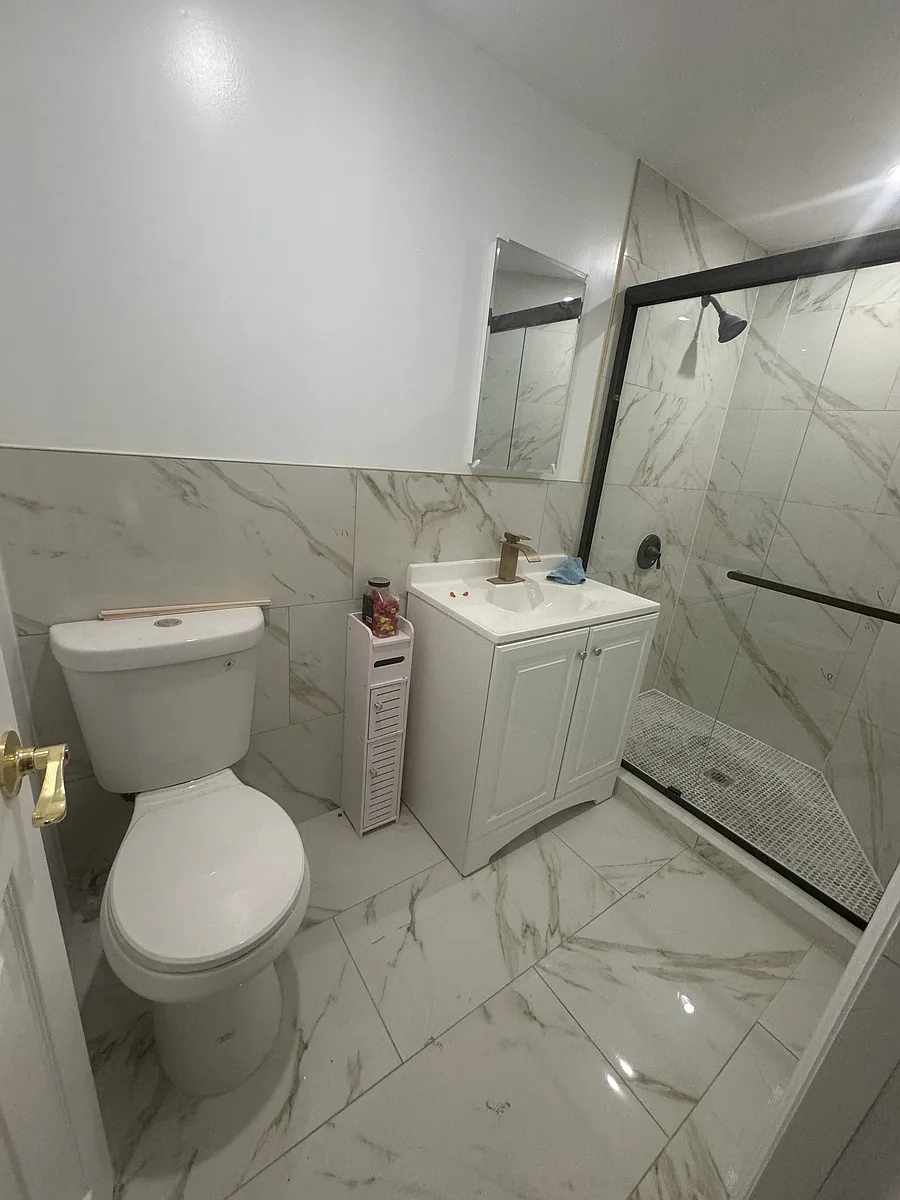 Building Photo - 361 Bronx Park Ave #1