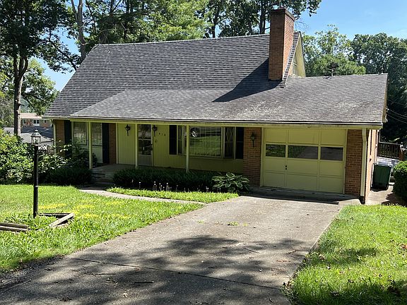 2nd image of 410 Dogwood Ln