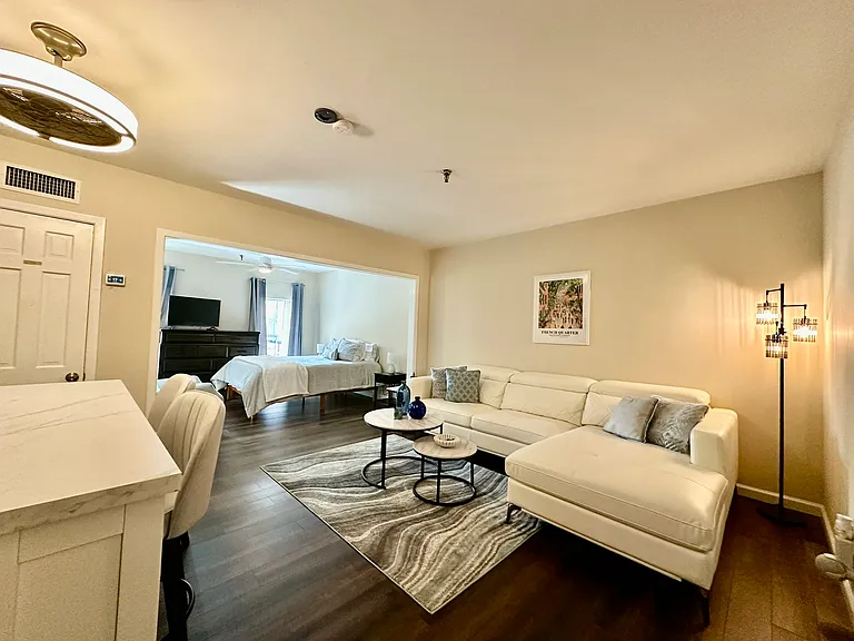 214 Chartres St #4 — Photo 3