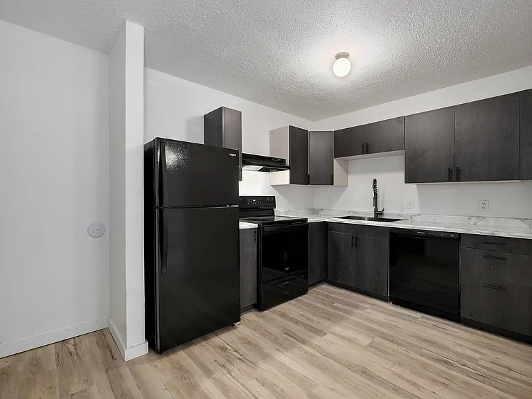 301 W State St #C — Photo 6