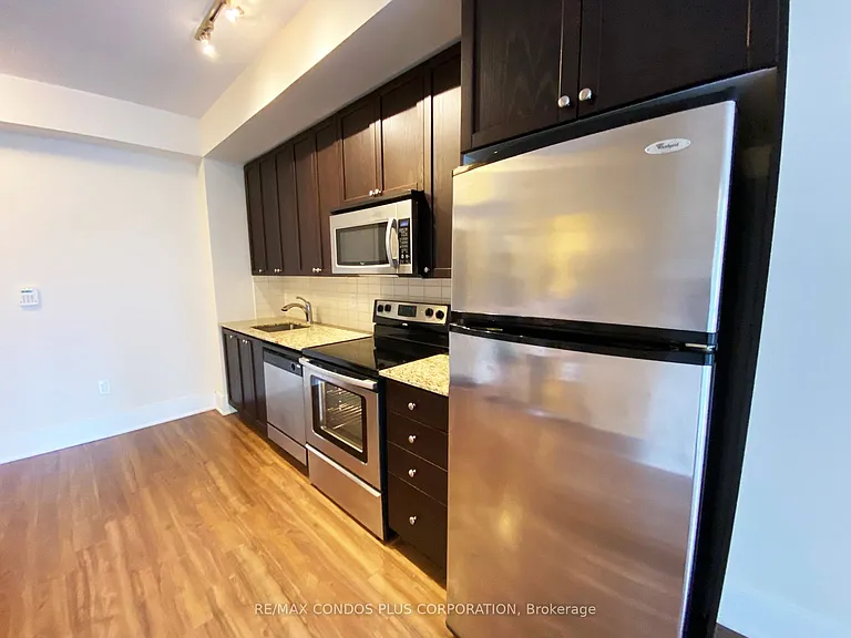 560 Front St W #325 — Photo 6