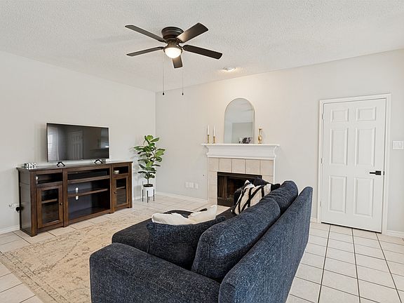 4th image of 8714 Saddlehorn Dr