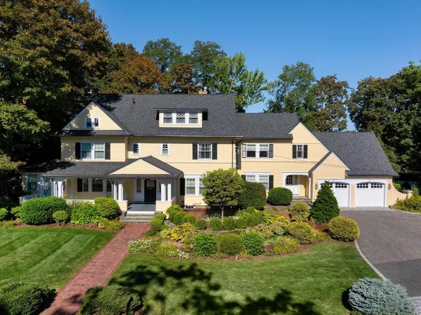 11 Winthrop Rd, Lexington, MA 02421