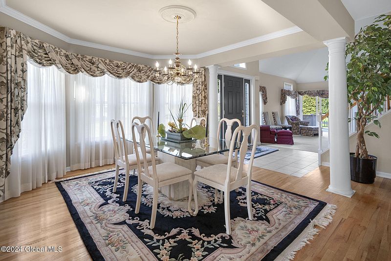2nd image of 146 Killarney Drive