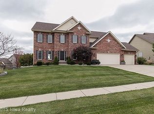 15206 Wilden Dr, Urbandale, IA 50323