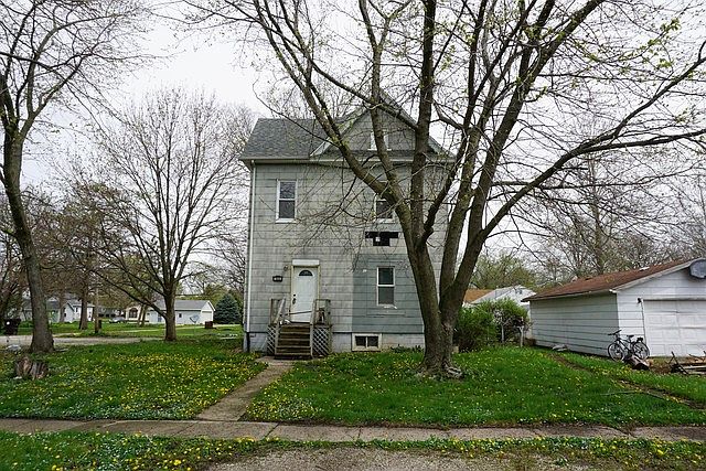 1st image of 522 E 11th St