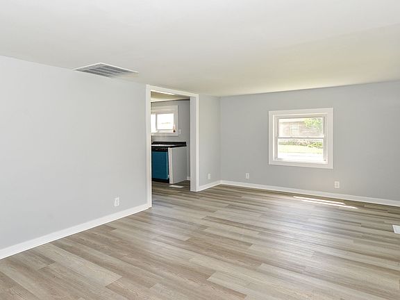 2nd image of 401 Sweetland Ave