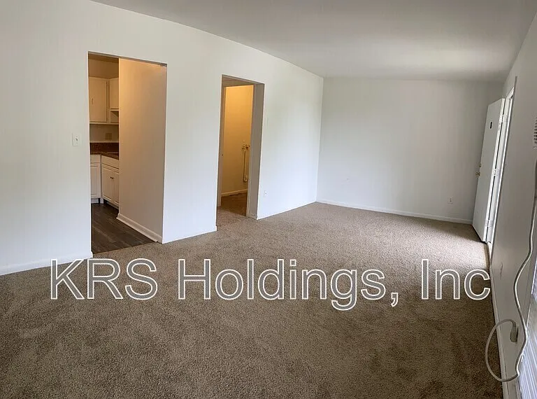 416 S West St #9 — Photo 8