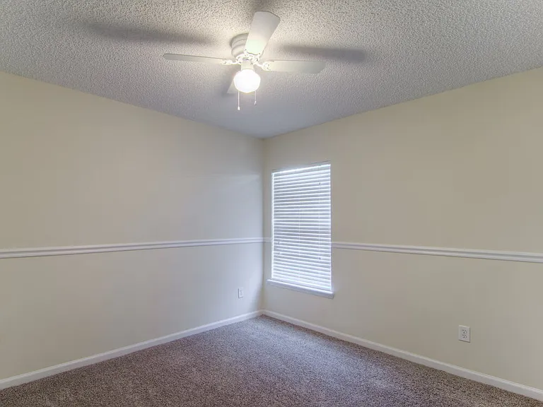 1588 Glen View St — Photo 9