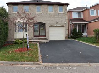 4 Meadow Bush Ct, Brampton, ON L6S 5B6