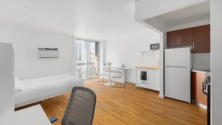 184 Thompson Street, #4L