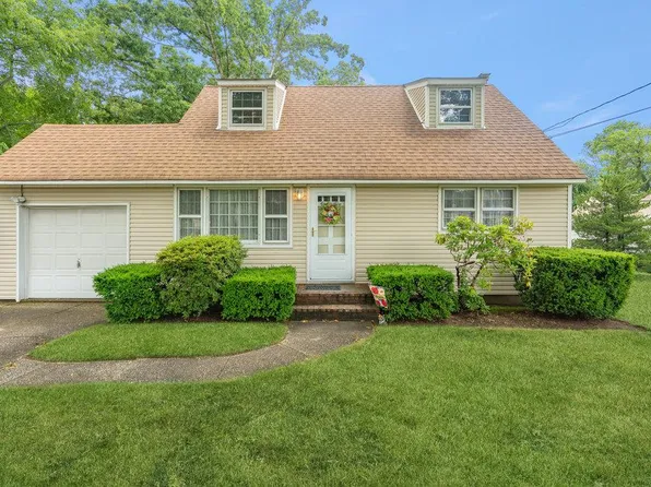 89 Rustic Road, Centereach, NY 11720