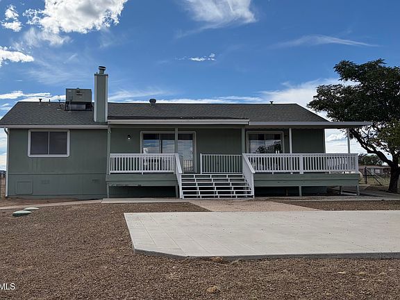4th image of 305 S REED Road