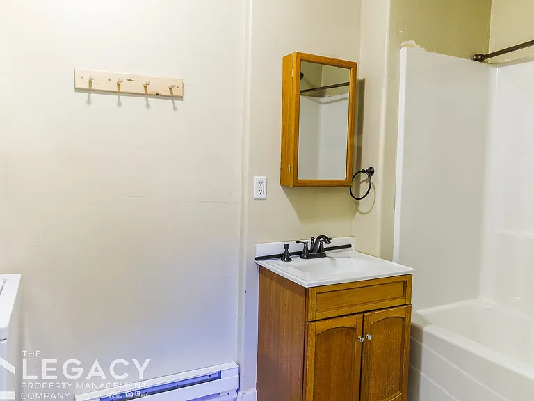 250 N Beech St — Photo 5