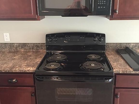 4th image of 219 Sedgewick Dr