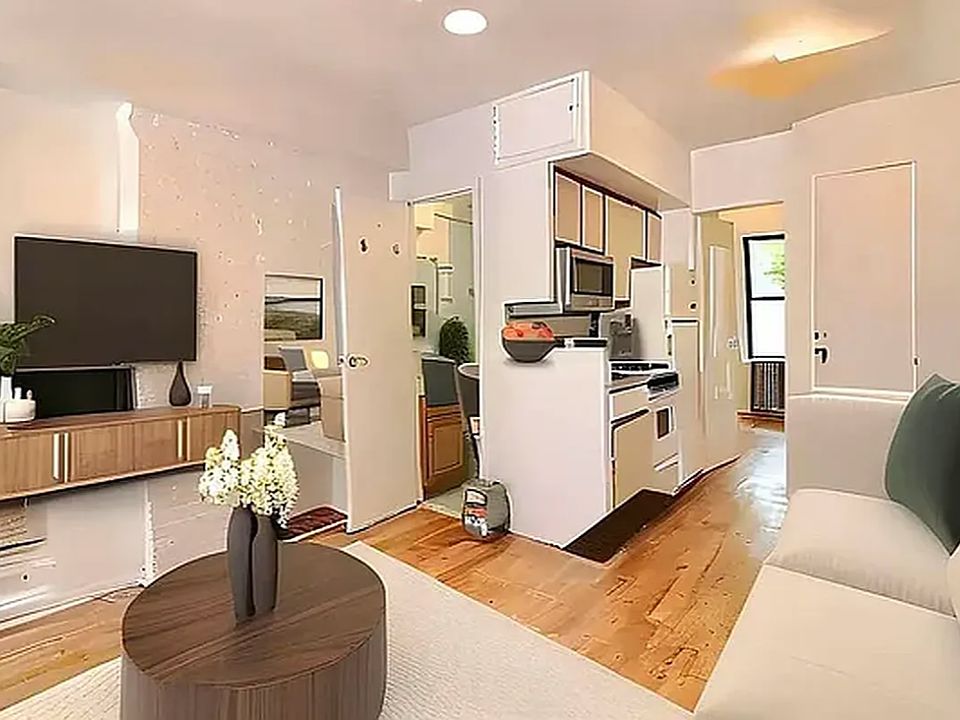 1st image of 453 W 46th St #3R