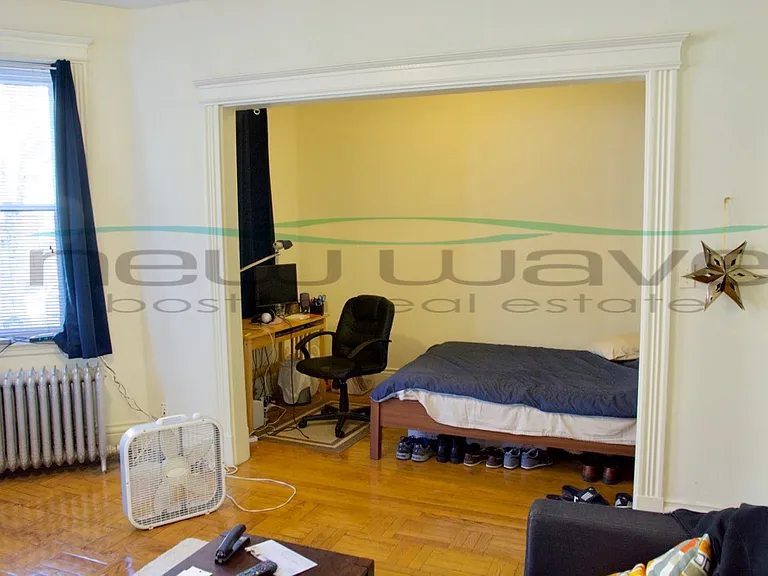 32 Queensberry St #2 — Photo 3