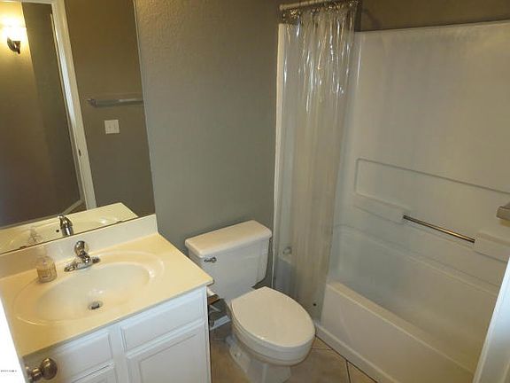 4th image of 8729 W Willowbrook Dr