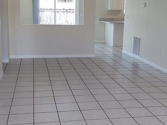 4th image of 3743 NW Huntsboro St #101