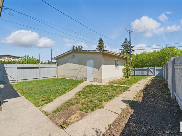 10407 136th Ave NW, Edmonton, AB T5E 1W2