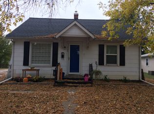 909 S Spring St, Palmyra, MO 63461