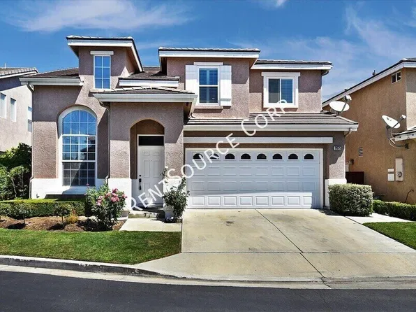 21575 Oak Dr, Saugus, CA 91350