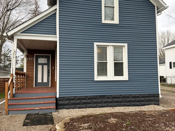 1207 Clinton Ave, Saint Clair, MI 48079