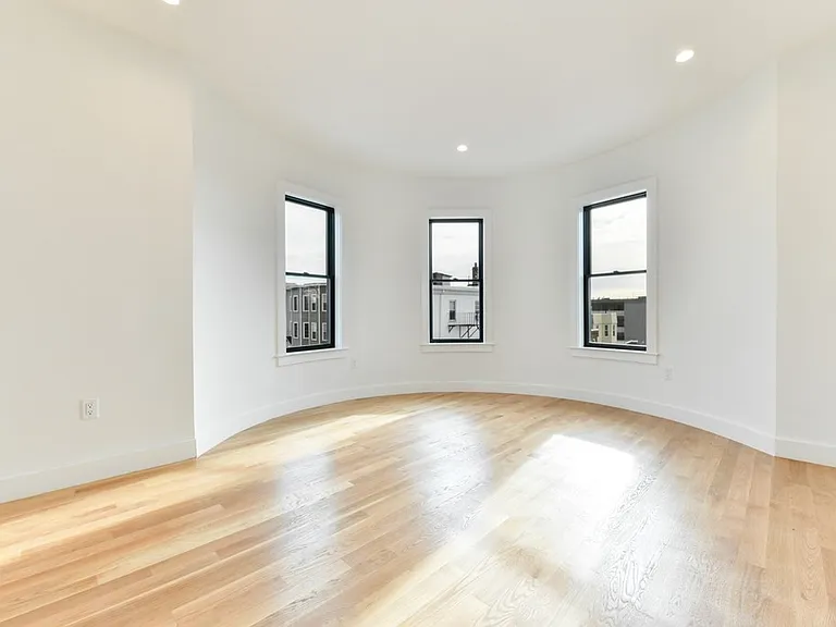 103 Old Harbor St #201 — Photo 5
