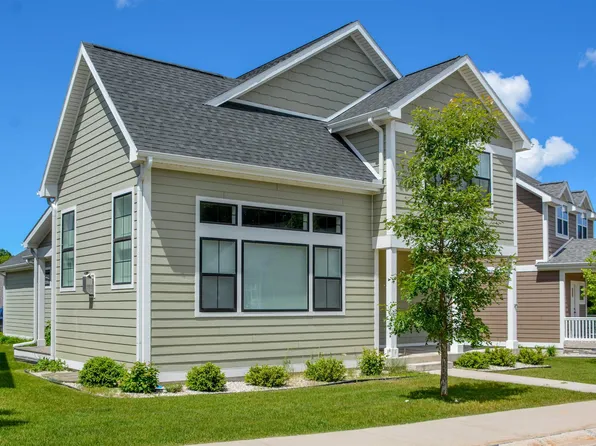 11613 Whittington St #3, Traverse City, MI 49684