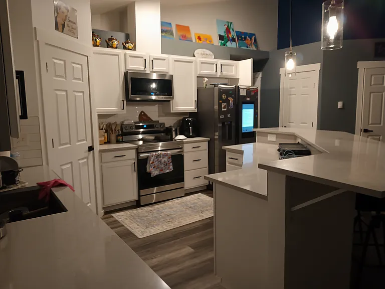 471 E Parkway Blvd — Photo 7