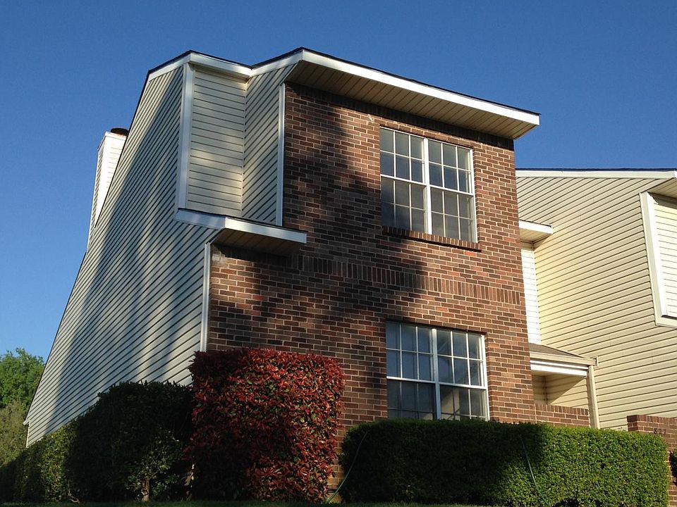 1st image of 827 Creekside Dr