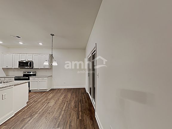 5th image of 5285 Hudson Valley Dr