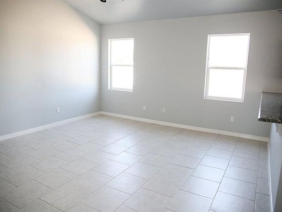 5th image of 405 N Ash St