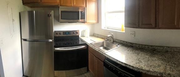 5th image of 212 NW 11th St #1