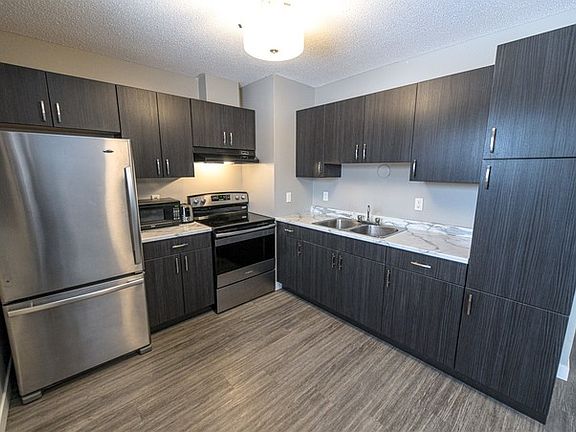 4th image of 9314B 108th Ave