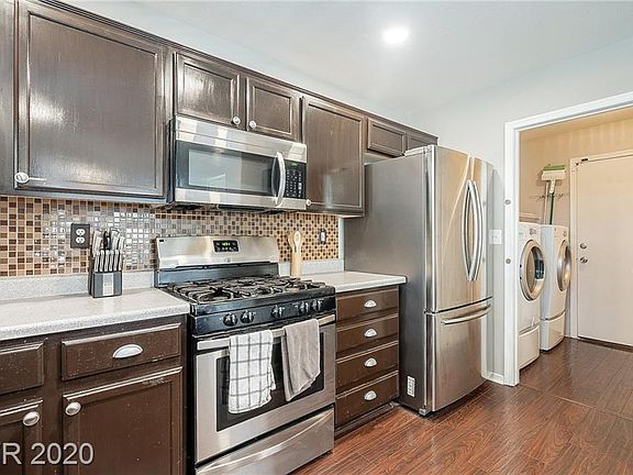 3rd image of 4221 Catalan Sails Ave
