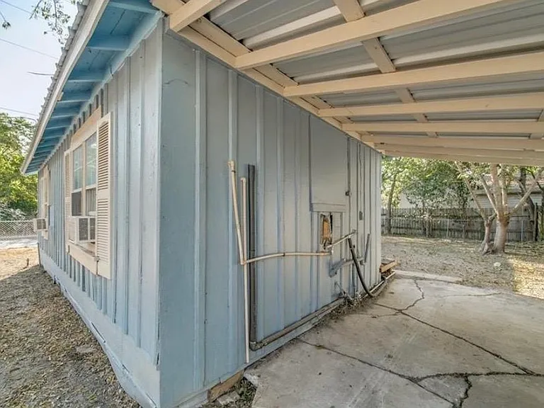 406 N San Marcos St — Photo 4