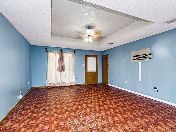 3rd image of 4849 Peerless St